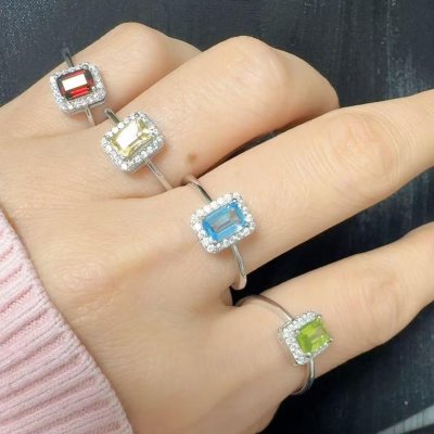 S925 Sterling Silver Ring With Natural Emerald Cut Design S925 Sterling Silver Ring With Natural Emerald Cut Design